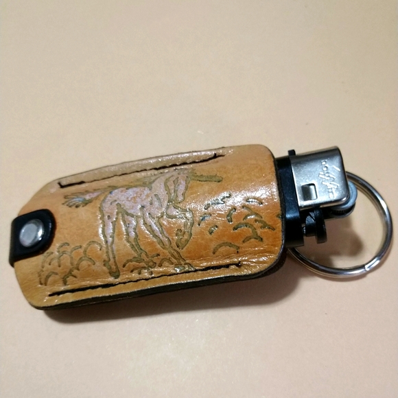 Genuine Leather Key Ring Disposable Lighter Holder Unicorn 🦄 Design Tan New - Picture 3 of 10